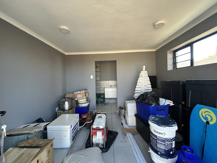 4 Bedroom Property for Sale in Wavecrest Eastern Cape